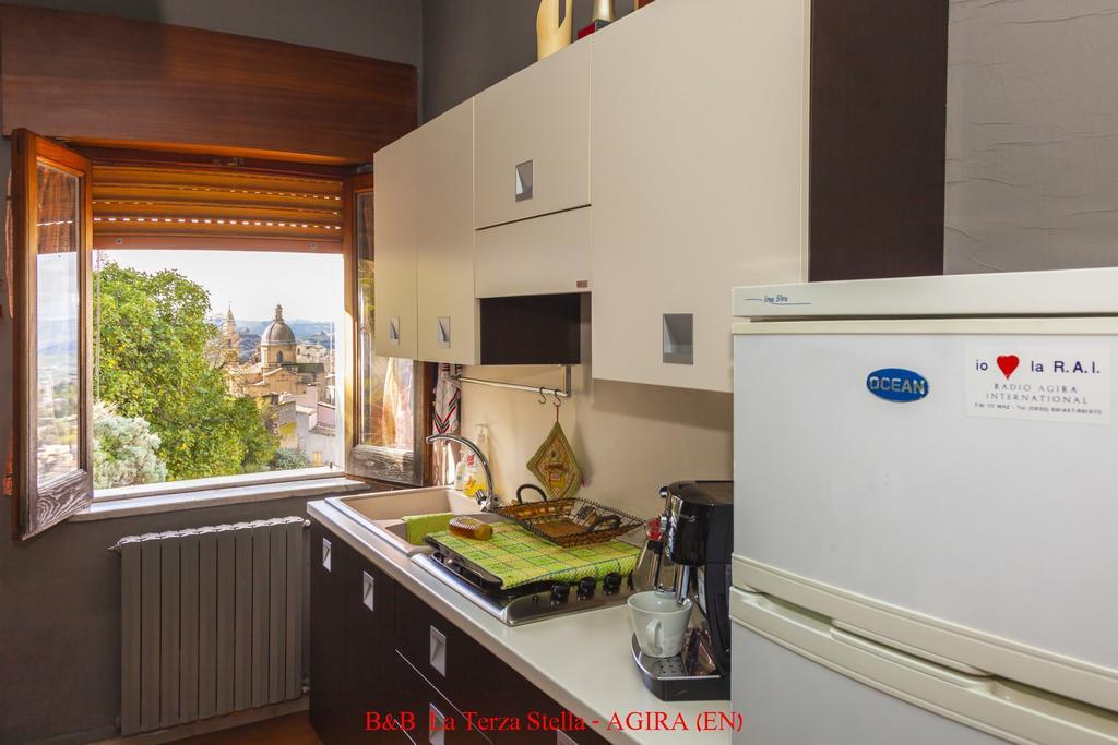Agira Casa Albergo La Terza Stella מראה חיצוני תמונה