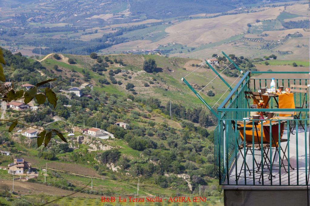 Agira Casa Albergo La Terza Stella מראה חיצוני תמונה