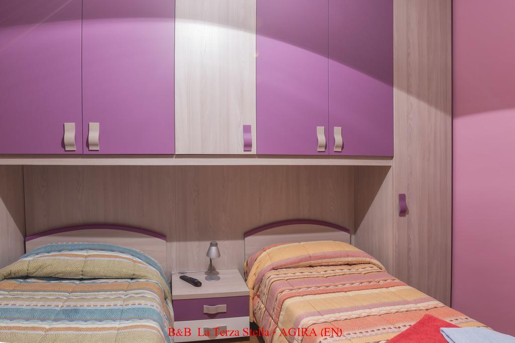 Agira Casa Albergo La Terza Stella מראה חיצוני תמונה