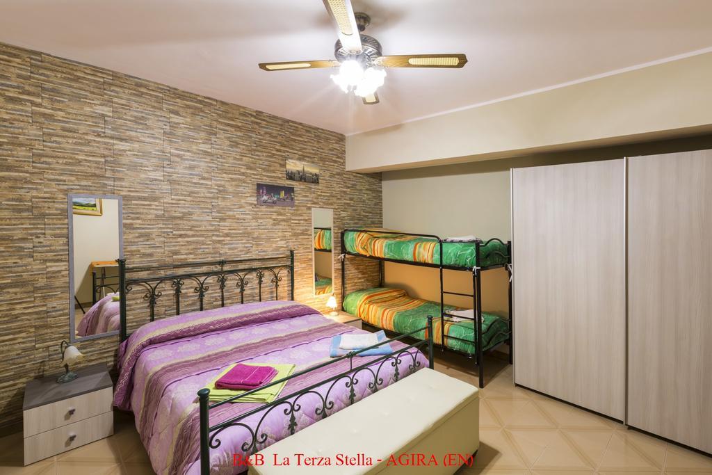Agira Casa Albergo La Terza Stella מראה חיצוני תמונה